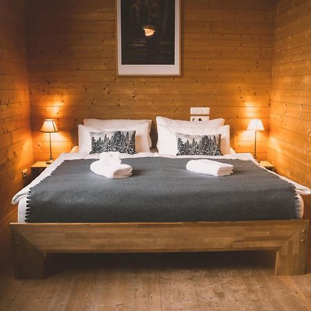 Naturnahes Familienchalet Mit Garten - Wifi - Netflix - Nur 15 Minuten Vom Chiemsee Und 35 Minuten Von Muenchen Entfernt Vogtareuth Esterno foto