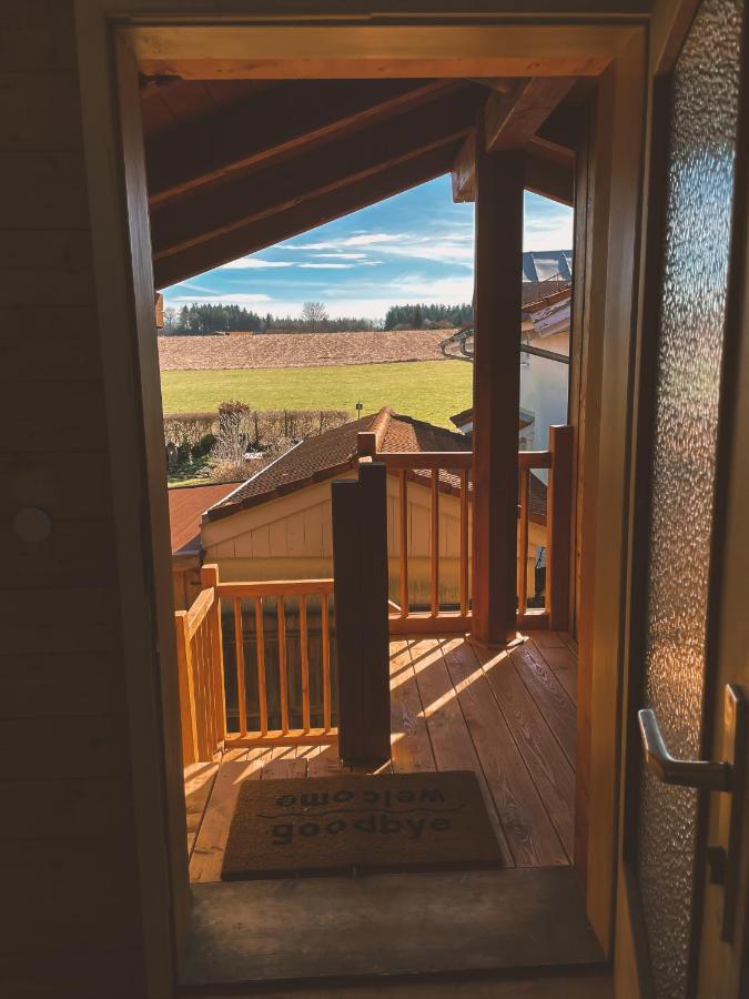 Naturnahes Familienchalet Mit Garten - Wifi - Netflix - Nur 15 Minuten Vom Chiemsee Und 35 Minuten Von Muenchen Entfernt Vogtareuth Esterno foto