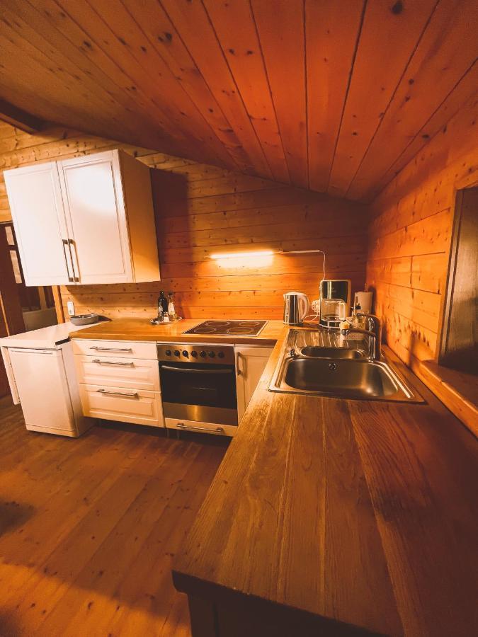 Naturnahes Familienchalet Mit Garten - Wifi - Netflix - Nur 15 Minuten Vom Chiemsee Und 35 Minuten Von Muenchen Entfernt Vogtareuth Esterno foto