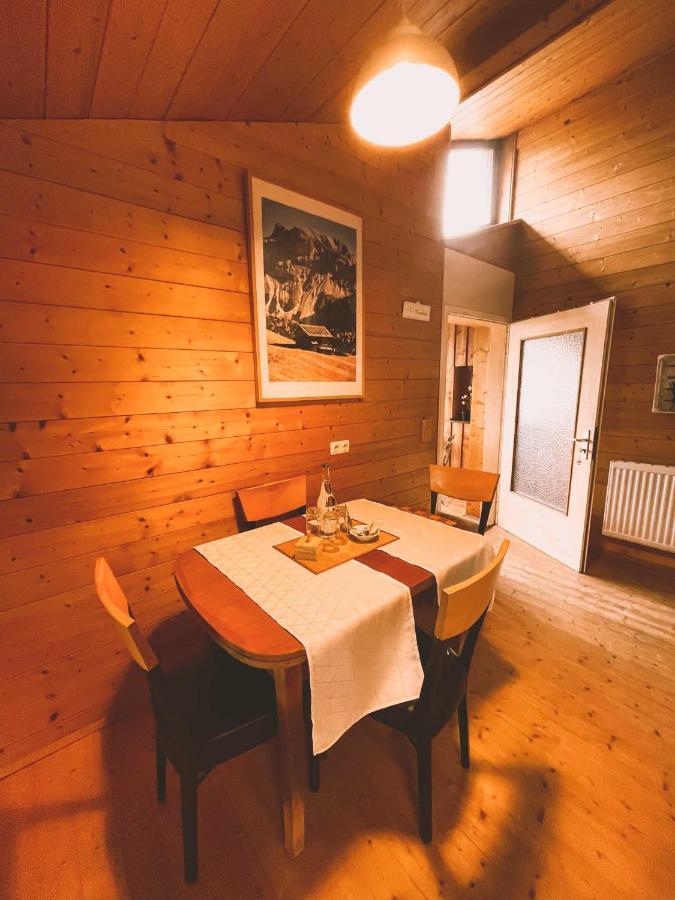 Naturnahes Familienchalet Mit Garten - Wifi - Netflix - Nur 15 Minuten Vom Chiemsee Und 35 Minuten Von Muenchen Entfernt Vogtareuth Esterno foto