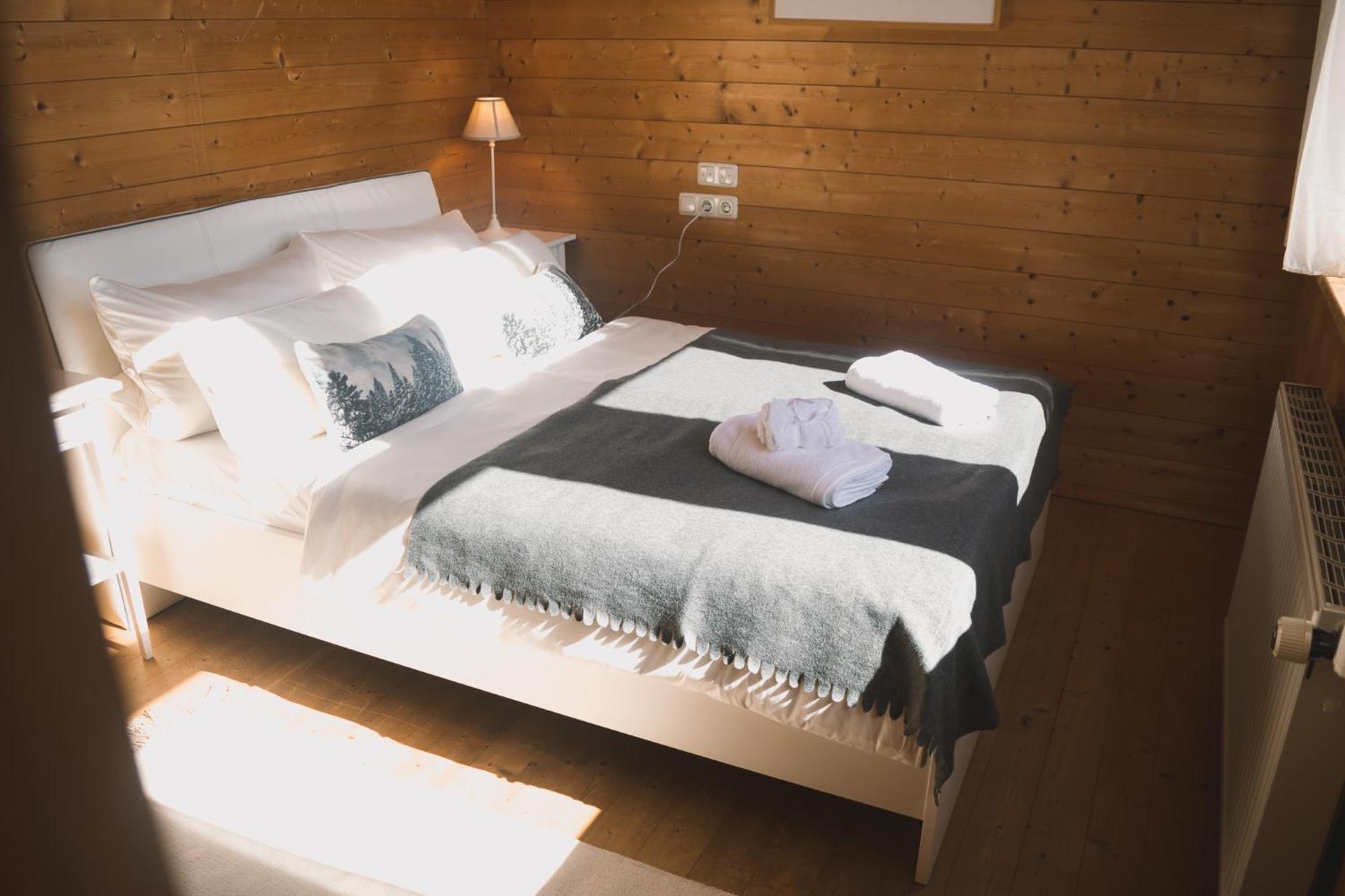 Naturnahes Familienchalet Mit Garten - Wifi - Netflix - Nur 15 Minuten Vom Chiemsee Und 35 Minuten Von Muenchen Entfernt Vogtareuth Esterno foto